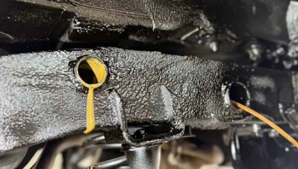 Suzuki Jimny: Rost am Unterboden entfernen und versiegeln - Fallbericht